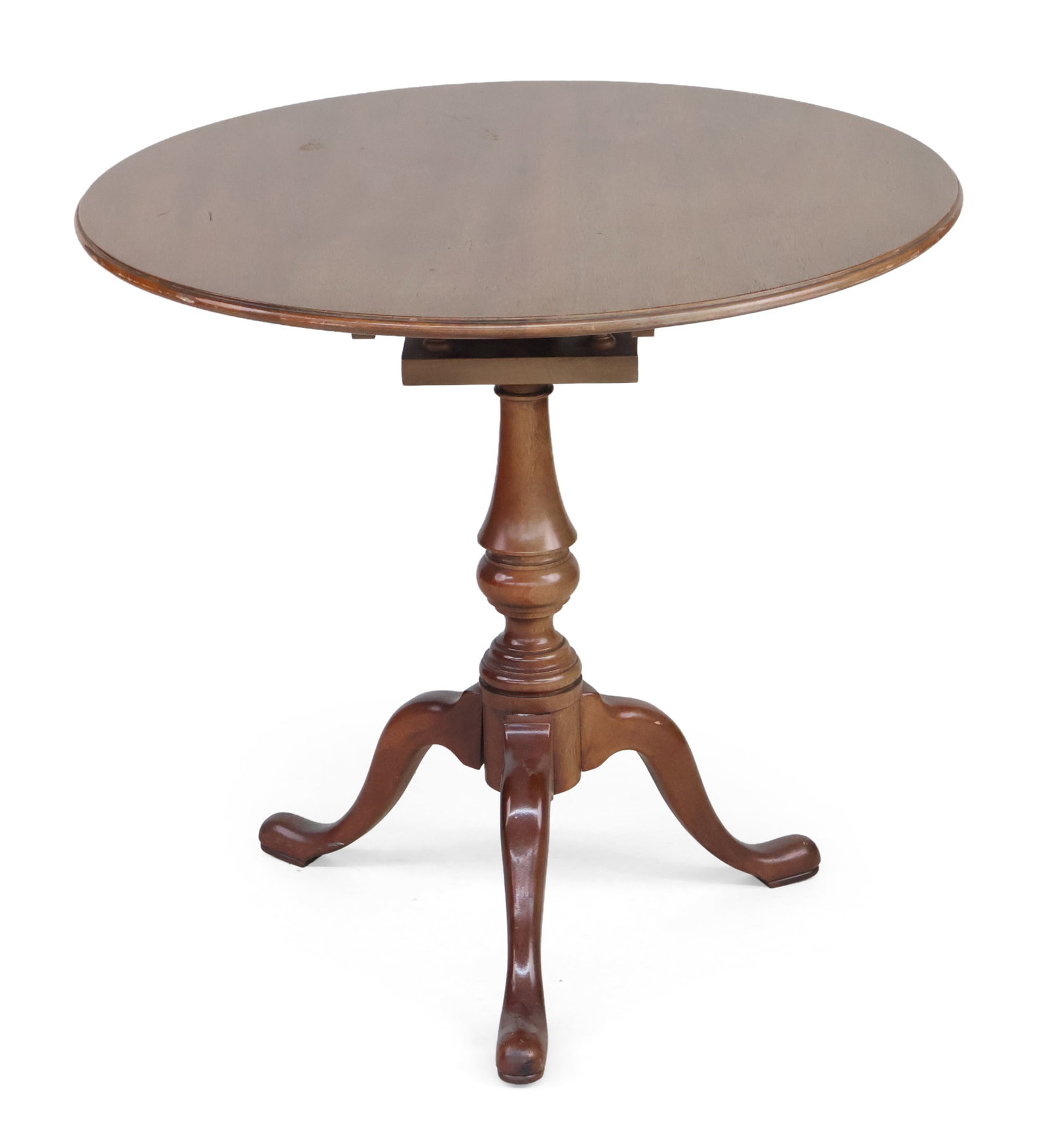 Queen Anne Style Mahogany Tilt Top Table: Queen Anne Style Mahogany Tilt Top Table 20th C. 28 1/4 x 30 in. (71.8 x 76.2 cm.)