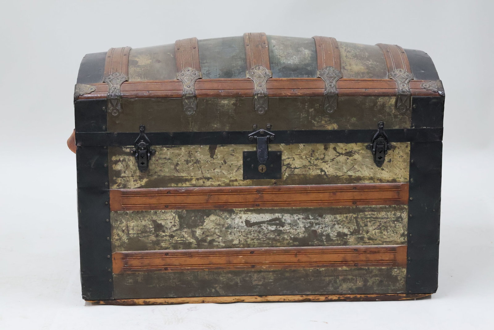 Antique Victorian Dome Top Steamer Trunk (1 of 11)