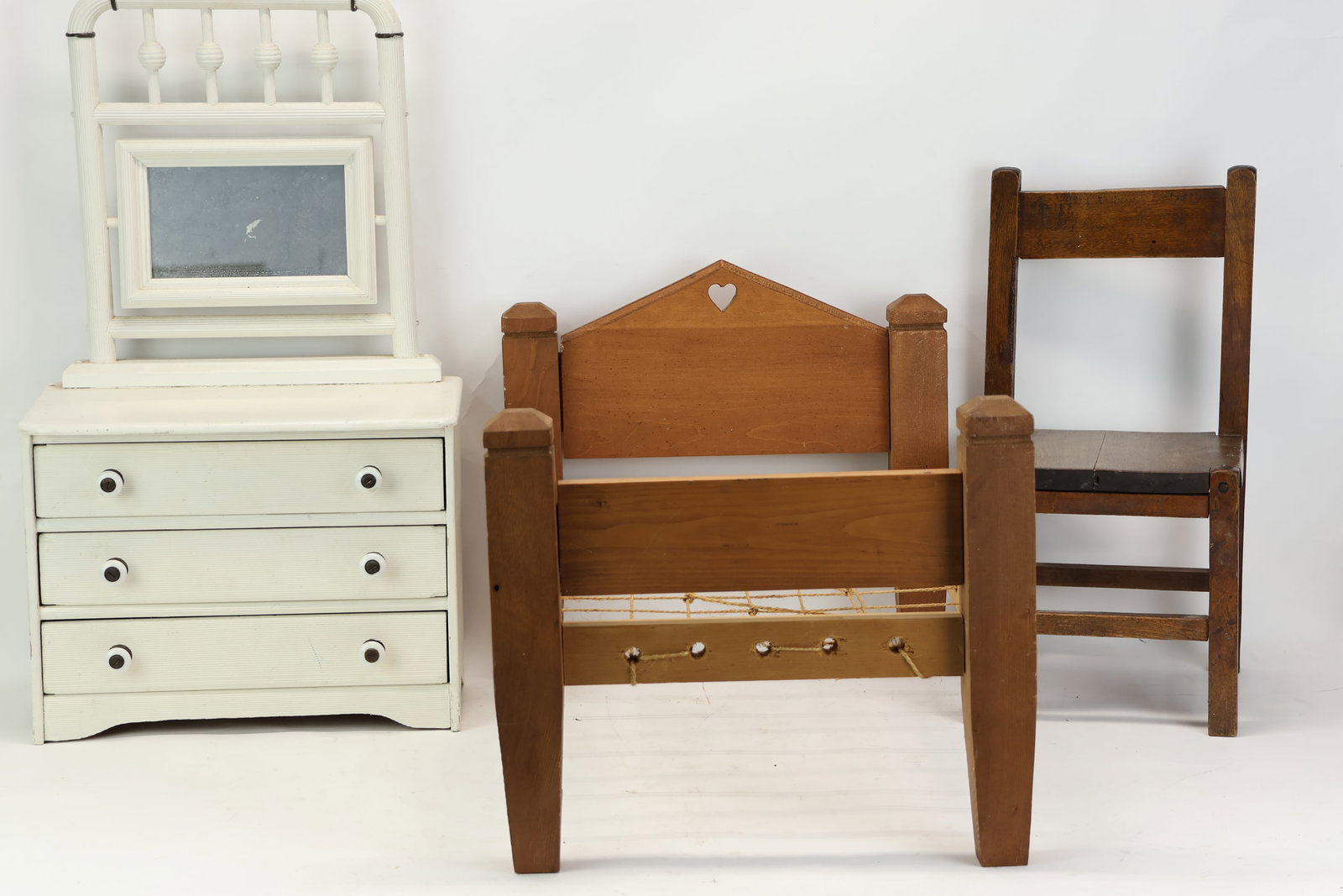 Vintage Group of Assorted Doll Furniture (1 of 7)