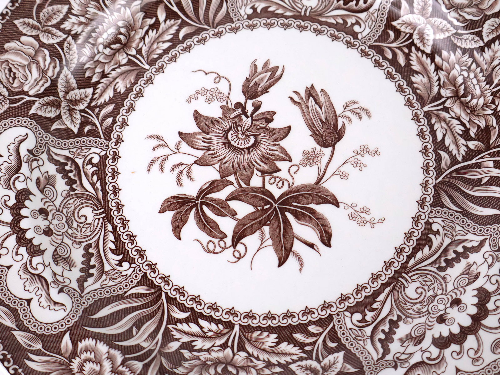 Five Porcelain Table Articles - 3