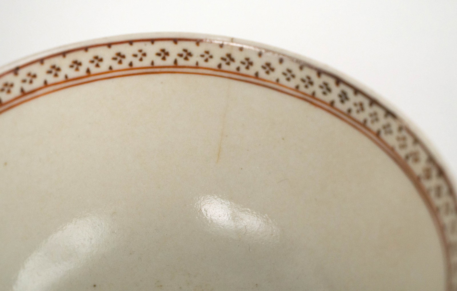 Eight Assorted Porcelain Table Articles - 8