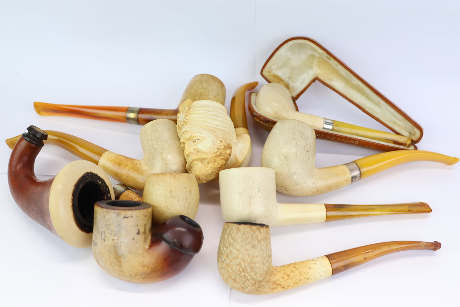 Vintage Group of 10 Assorted Meerschaum Pipes (1 of 15)