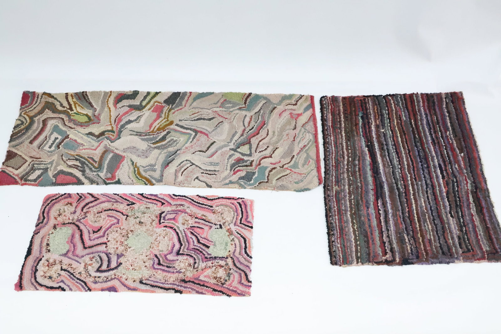 Group of Assorted Hooked and Braided Rugs (1 of 7)