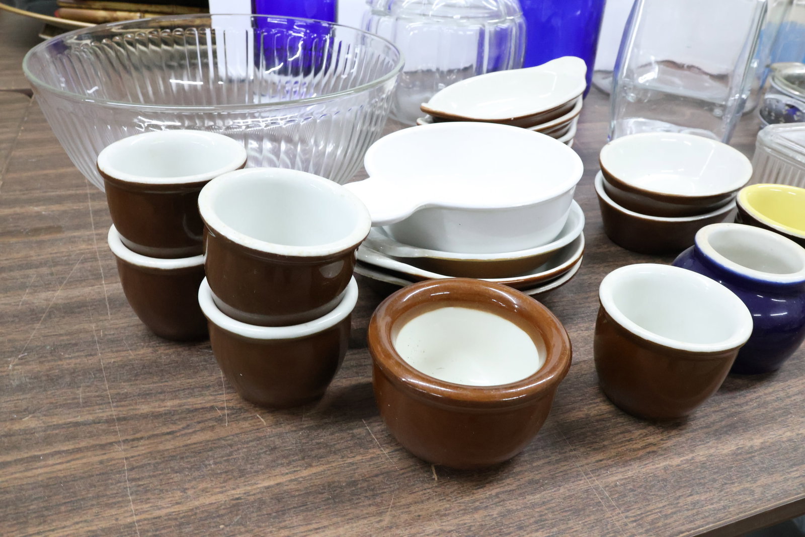 Large Group of Assorted Kitchen Articles - 5