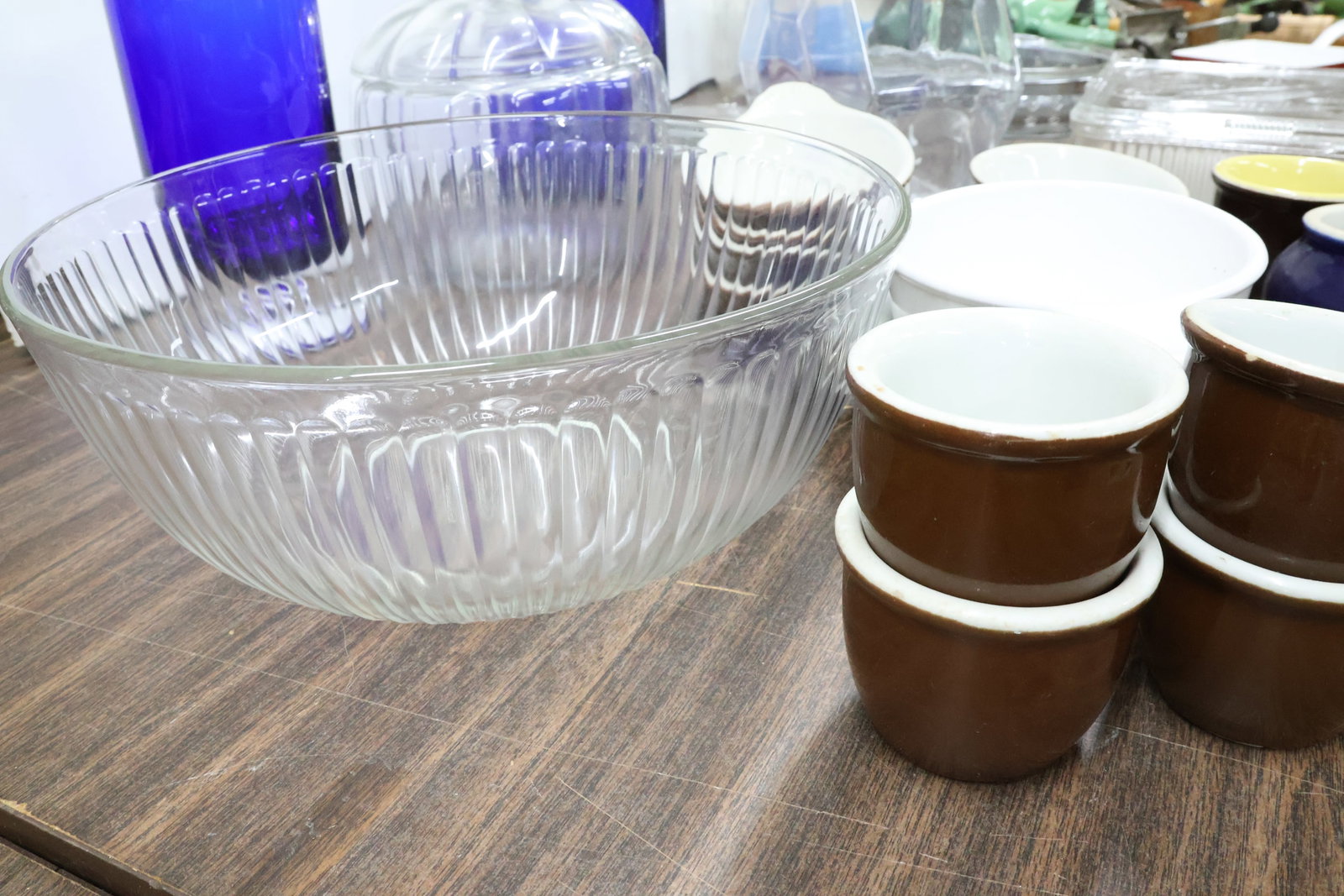 Large Group of Assorted Kitchen Articles - 6