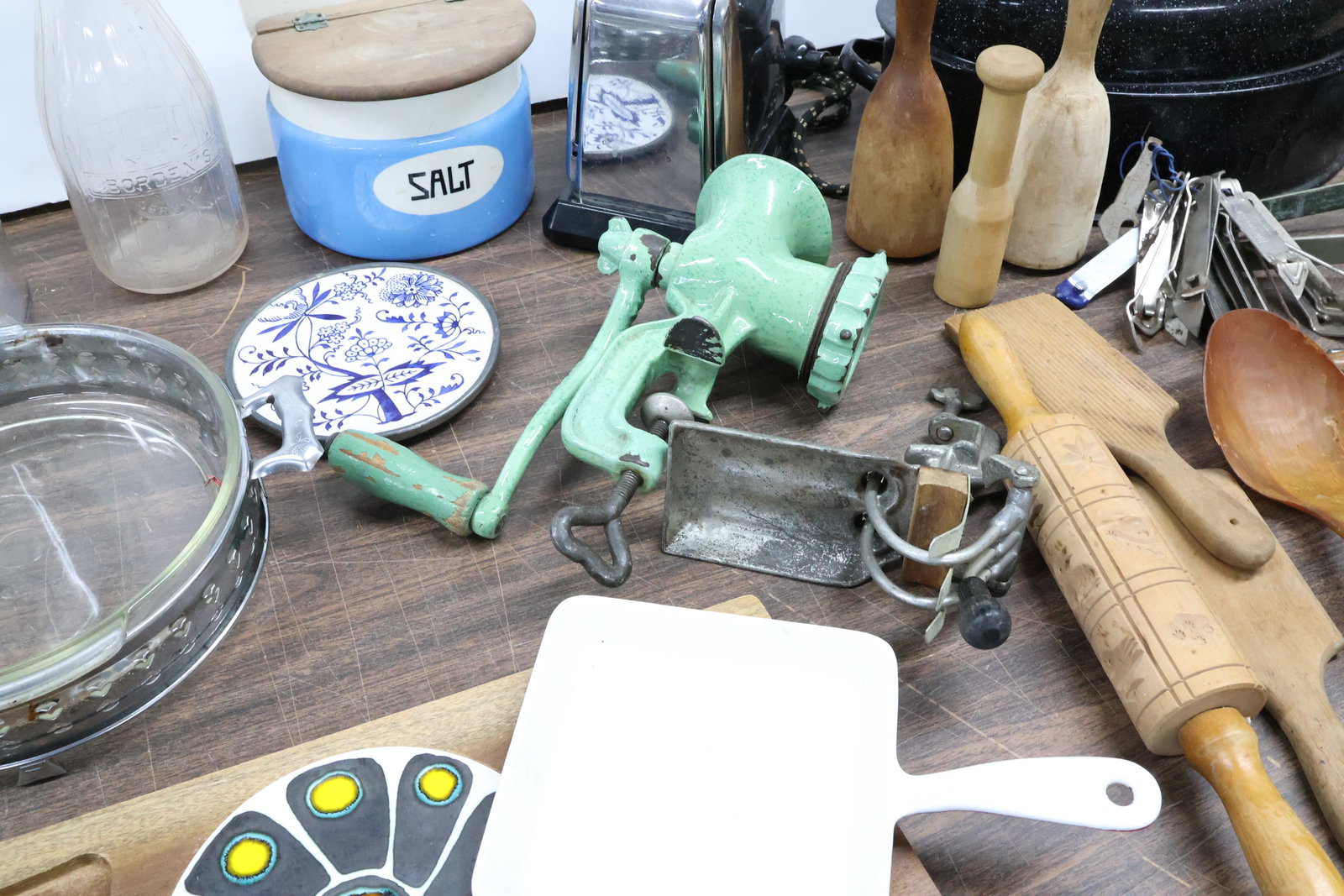 Large Group of Assorted Kitchen Articles - 8