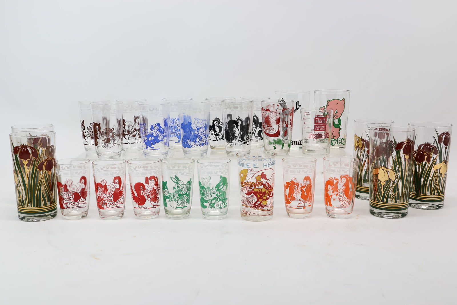Sixteen Vintage Kraft Swanky Swig Juice Glasses (1 of 7)