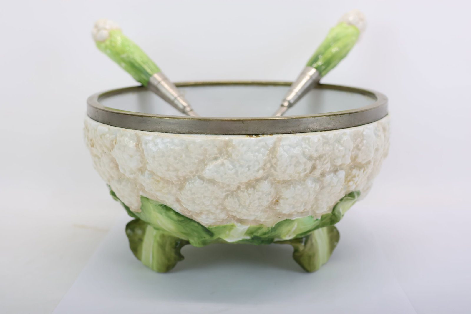 Musterschutz Majolica Cauliflower Salad Set: Musterschutz Majolica Cauliflower Salad Set Musterschutz Majolica Cauliflower Salad Set comprising of bowl, serving fork and serving spoon. Used condition, wear, worn. Bowl measures 4 5/8" tall x 8