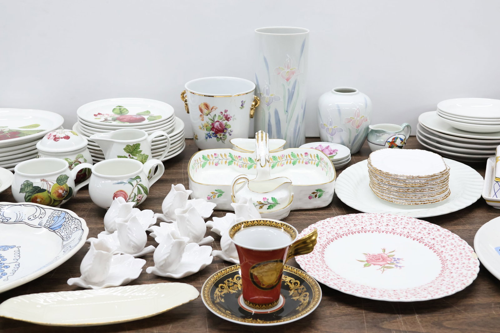 Large Group of Assorted Porcelain Table Articles (1 of 20)