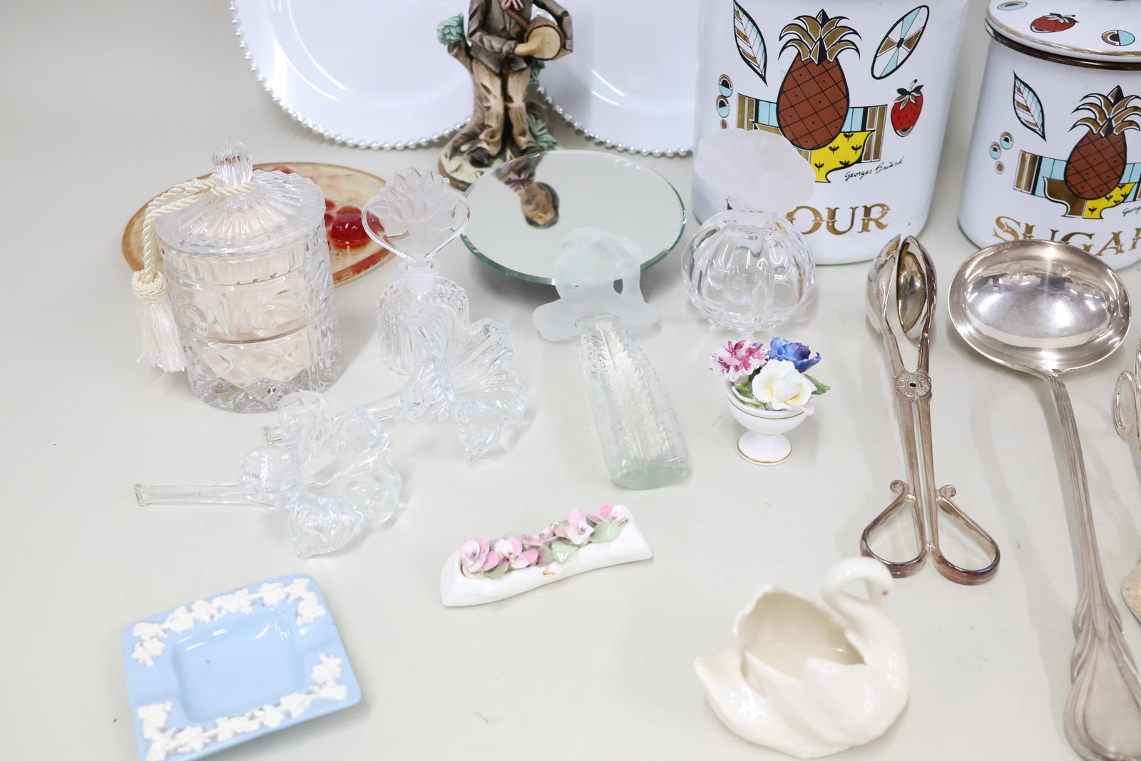 Group of Assorted Table Articles - 16