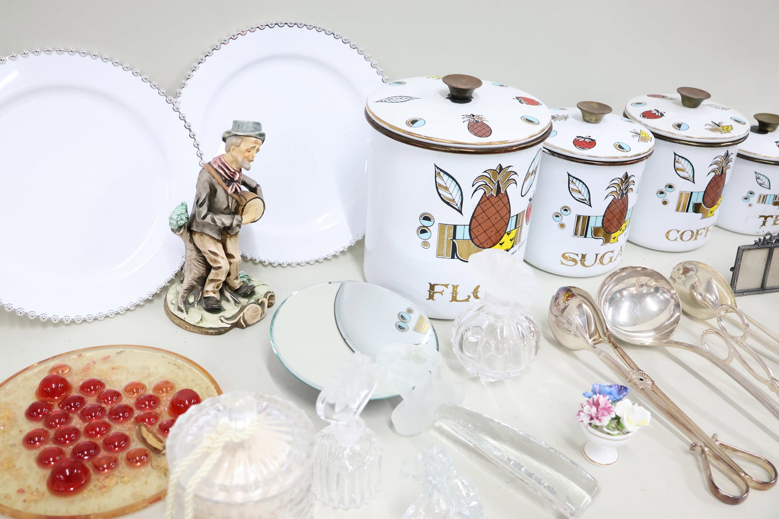 Group of Assorted Table Articles - 17