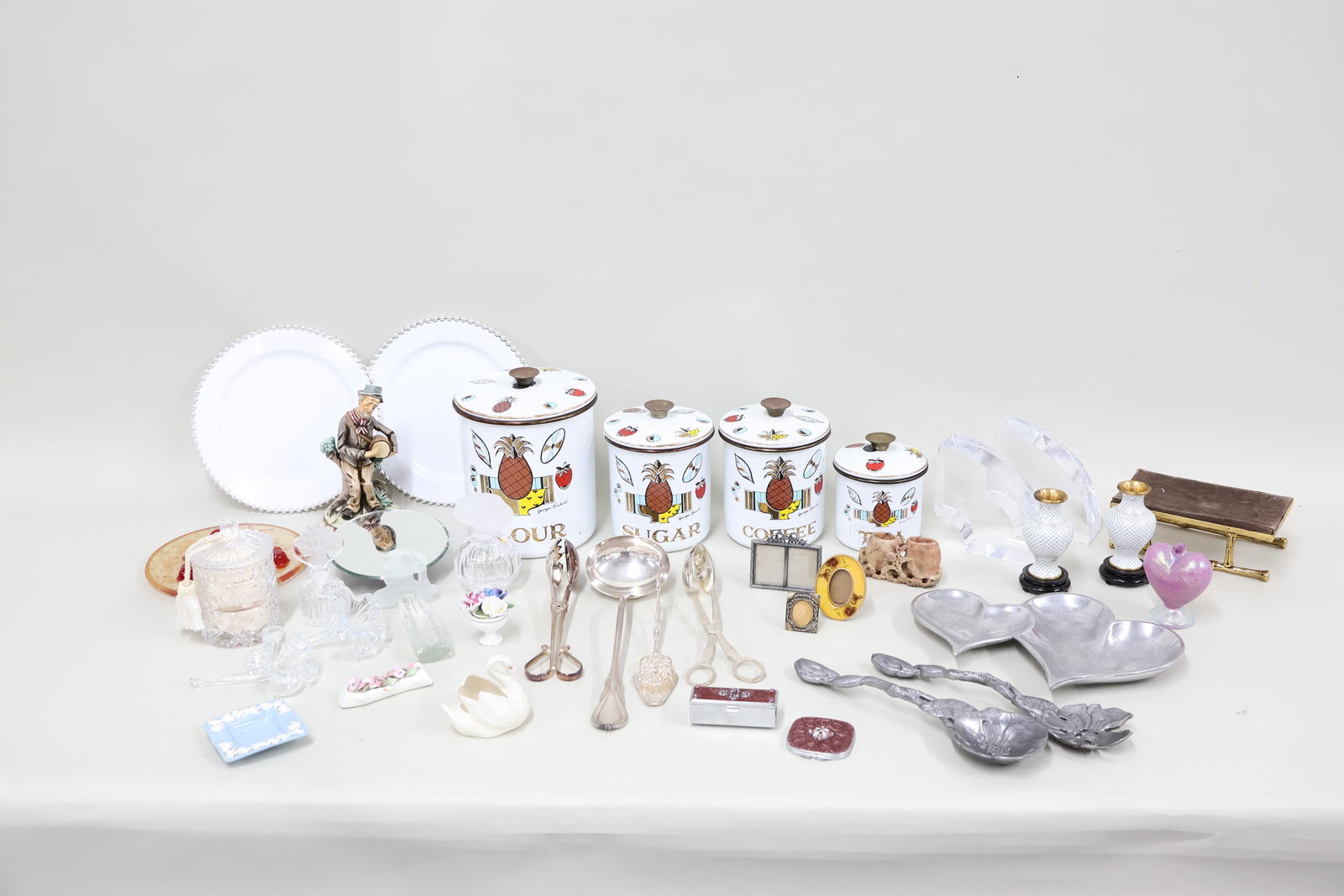 Group of Assorted Table Articles - 2