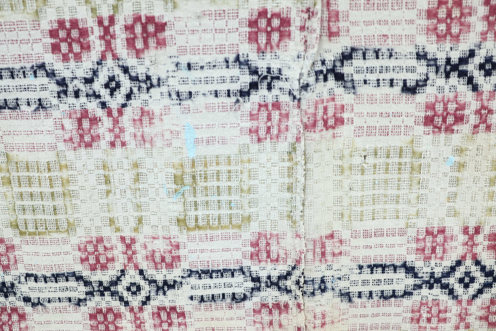Overshot Pattern Vintage Coverlet - 6