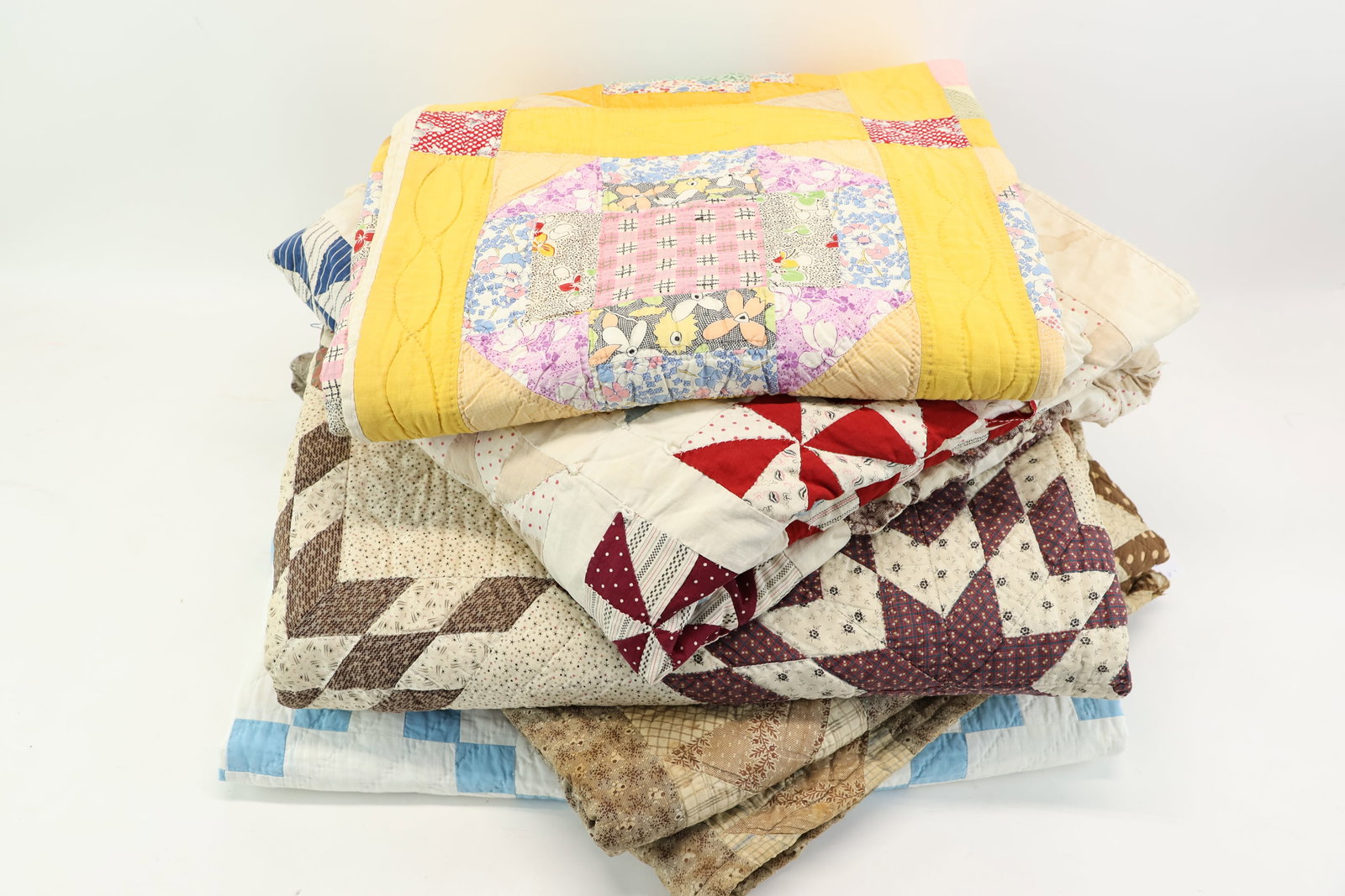 Group of Five Traditional Pattern Patchwork Quilts (1 of 15)