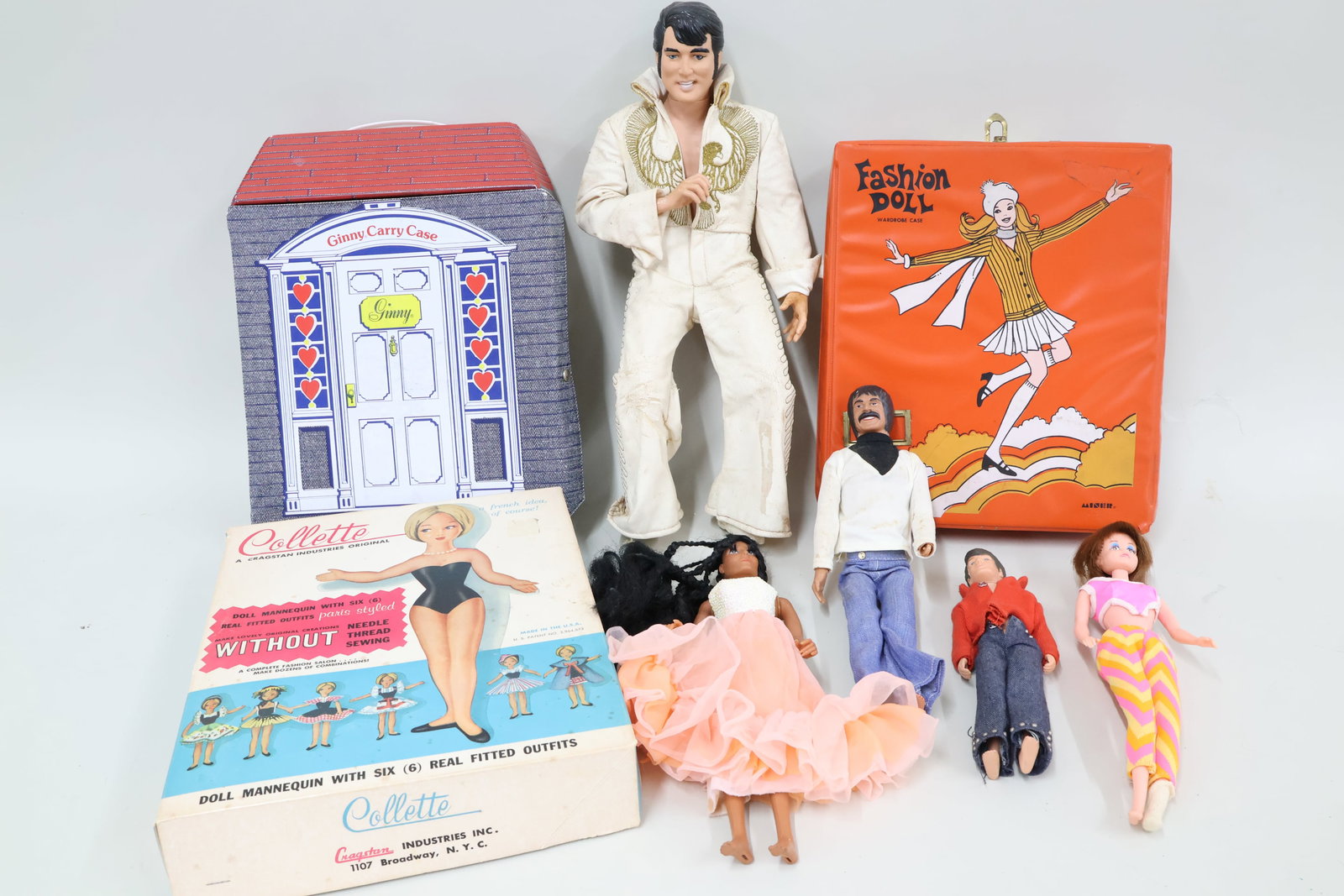 Vintage Group of Assorted Dolls (1 of 13)