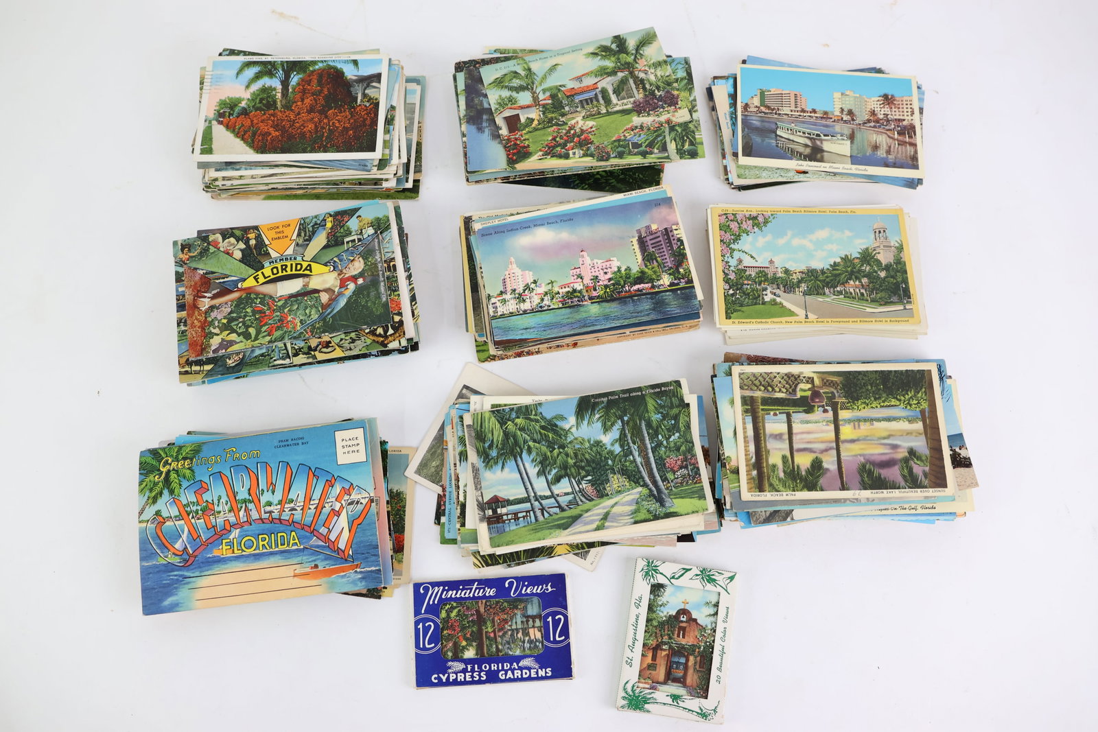 Large 1900's Group of Vintage Florida Postcards: Large 1900's Group of Vintage Florida Postcards Large 1900's Group of Vintage Florida Postcards. Including various towns and city's from around the Florida. Used condition, Some with greetings and