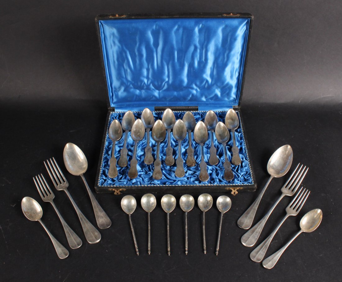 Twelve Continental Coin Silver Spoons, Boxed (1 of 7)