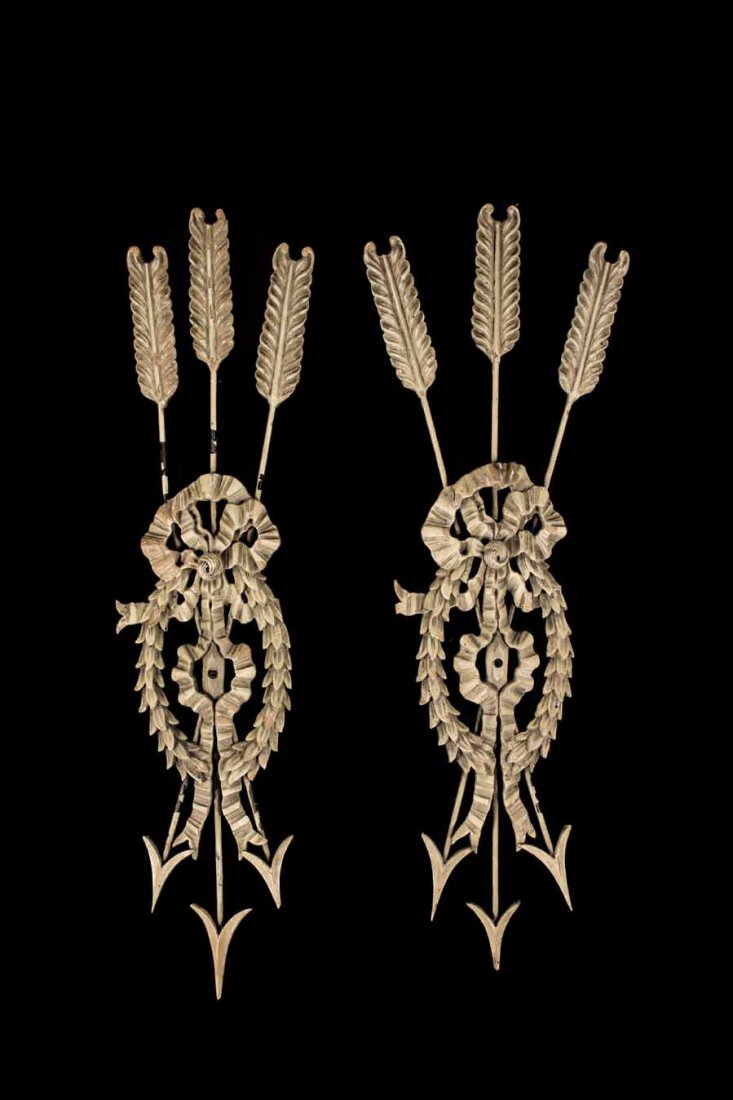 Pair of Neoclassical Style Painted Wall Plaques (1 of 10)