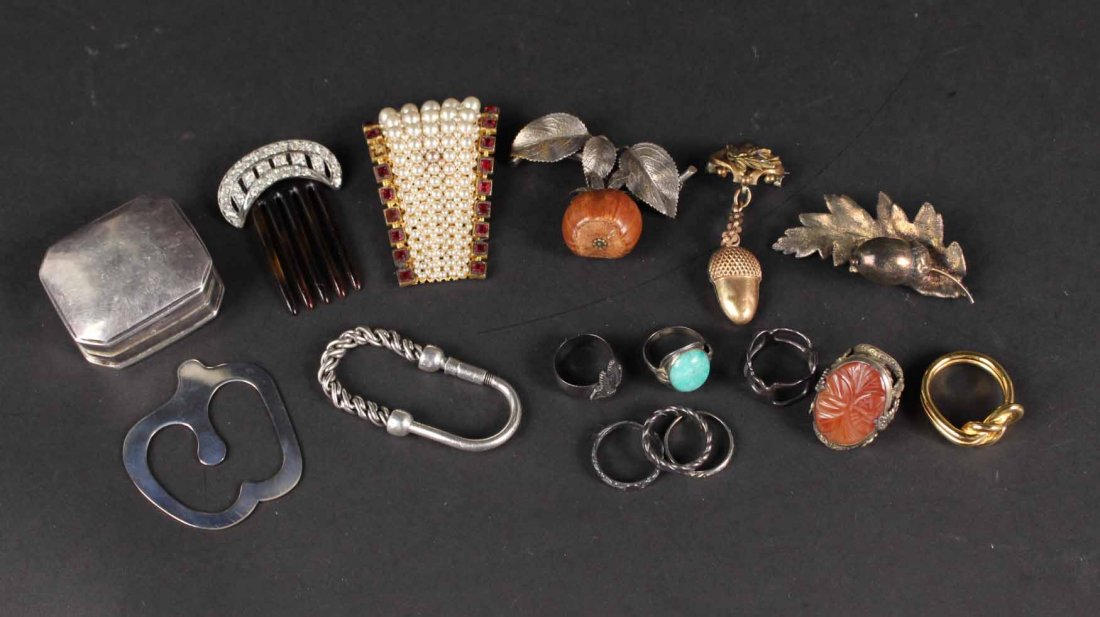 Tiffany & Co Apple Form Sterling Silver Book Mark (1 of 8)