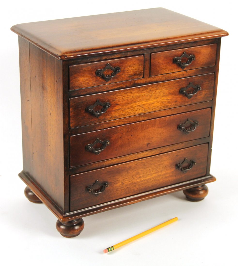 Federal Style Salesman Sample Chest of Drawers. (1 of 8)