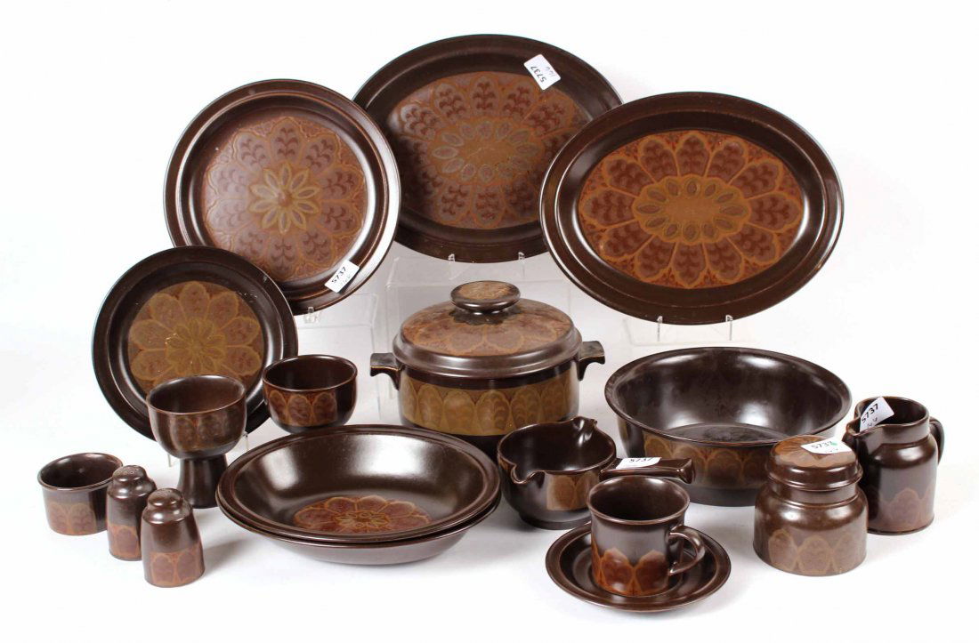 Royal Doulton Stoneware Dinner Service (1 of 9)