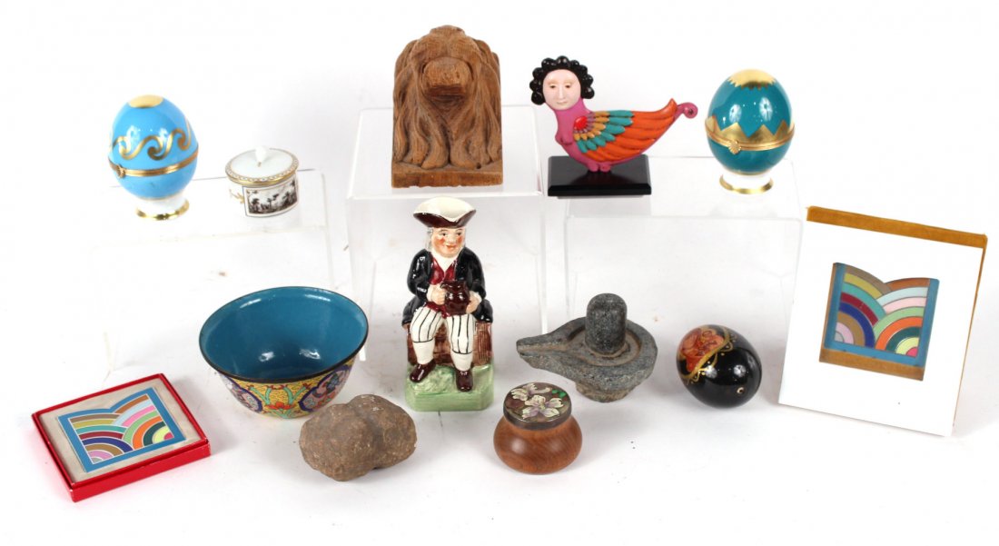 Group of Assorted Decorative Items (1 of 10)