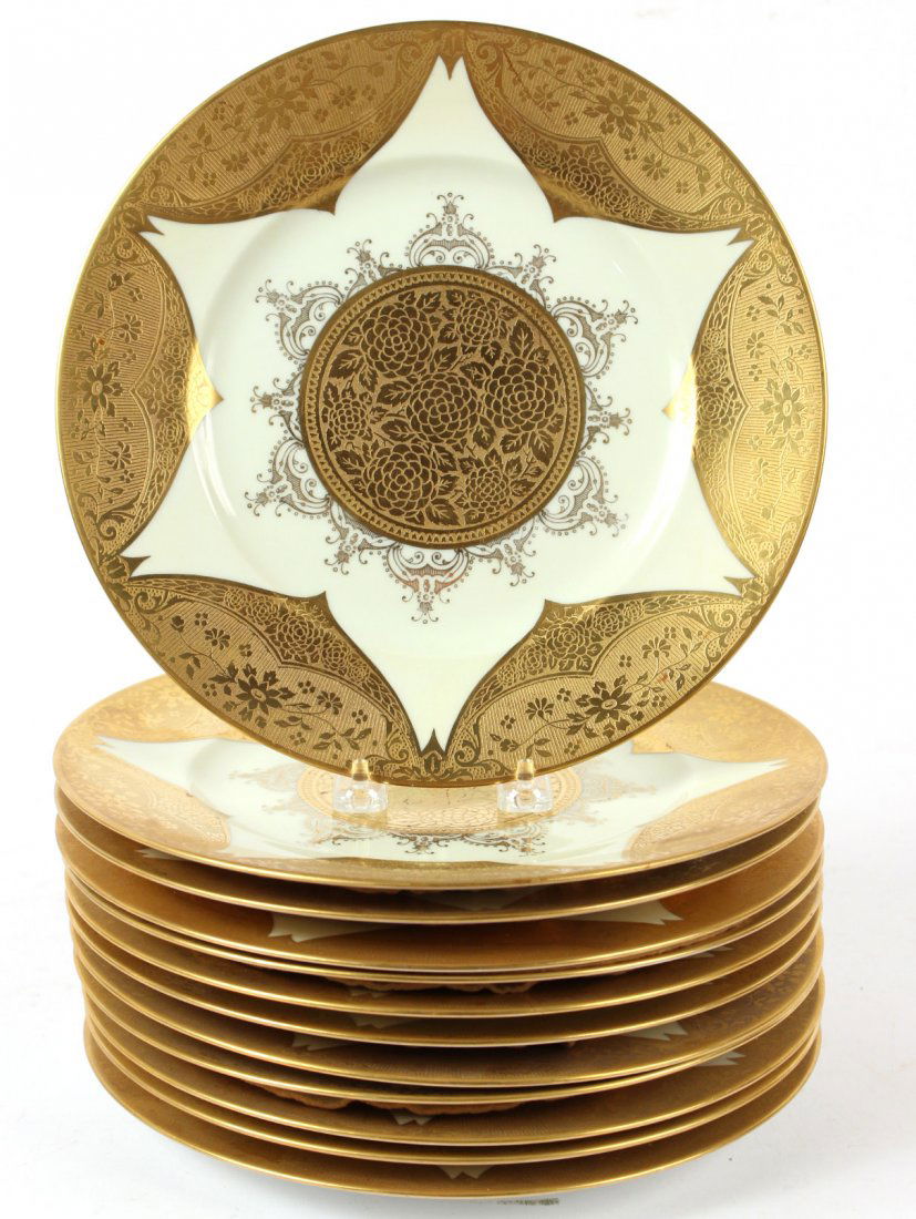 Twelve Hutschenreuther Porcelain Dinner Plates (1 of 6)