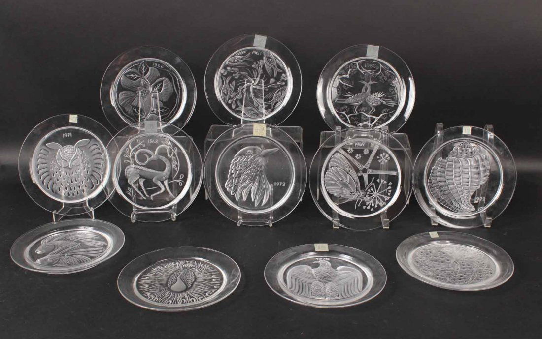 12 Lalique Frosted to Clear Glass Annual Plates (1 of 8)