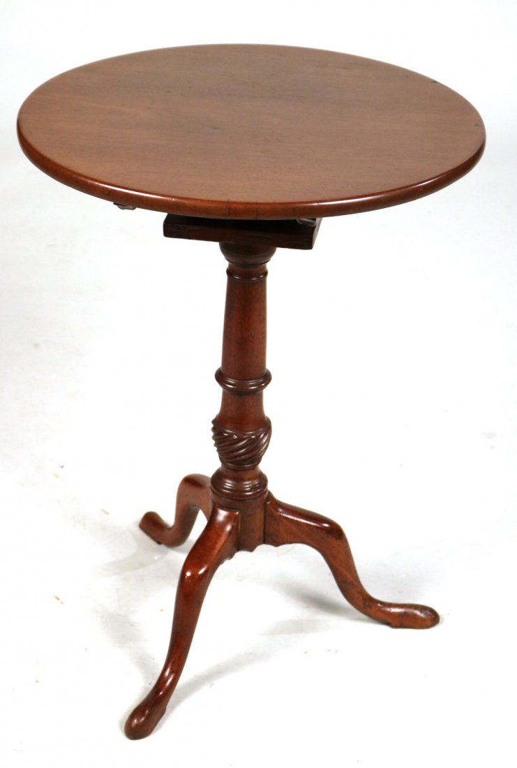 Federal Mahogany Tilt-Top Candlestand (1 of 7)