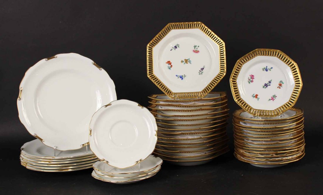 Thirty Ernst Wahliss Octagonal Porcelain Plates (1 of 8)