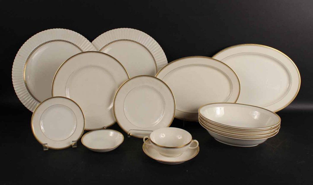 Syracuse "Old Ivory" Porcelain Dinner Service (1 of 10)