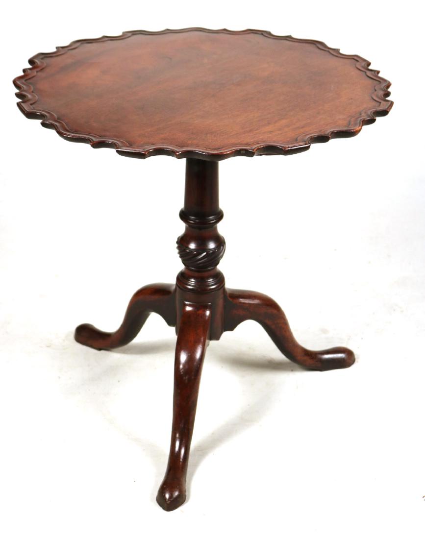 George II Mahogany Piecrust Tilt Top Table (1 of 9)
