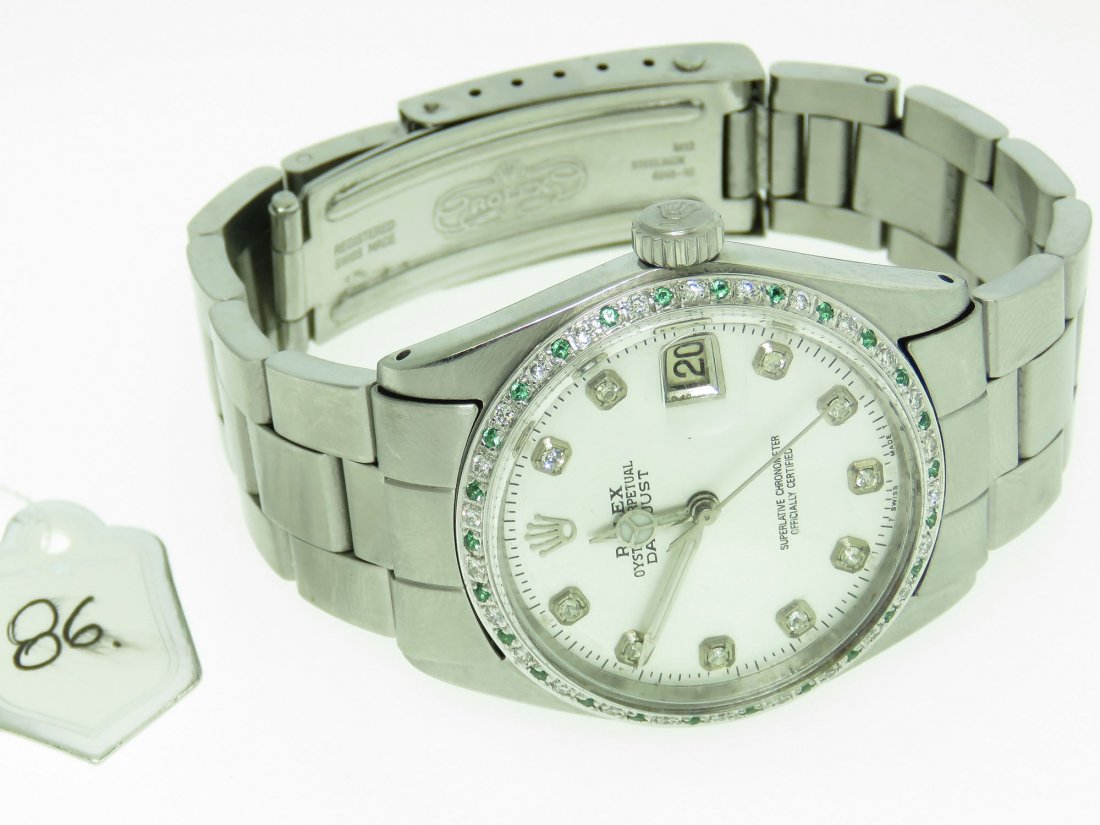 ROLEX - TUDOR VINTAGE MEDIUM SIZE UNISEX WATCH W/: ROLEX - TUDOR VINTAGE MEDIUM SIZE UNISEX WATCH WITH DIAMONDS & EMERALDS, BEZEL, DIAMOND MARKERS; 6 1/2 INCH WRIST SIZE; QUICK SET DATE; CASE SN: N195573; REF #: 15200; COMES WITH VINTAGE DE-LUXE ROLEX