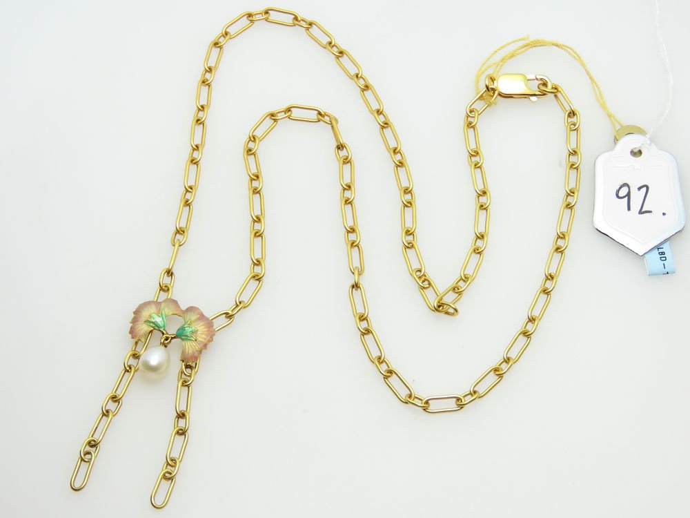 MASRIERA 18K GOLD CHAIN NECKLACE WITH PEARL & ENAMEL: MASRIERA 18K GOLD CHAIN NECKLACE WITH PEARL & ENAMEL. 16.75 INCH LENGTH (2.75MM WIDE LINKS); 11.3 GRAMS; (ORIGINAL BOXES; BOOKLET/NO PAPERWORK) RETAIL $4,750