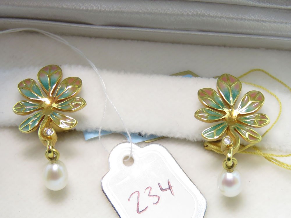 MASRIERA 18K YELLOW GOLD & DIAMOND EARRINGS,: MASRIERA 18K YELLOW GOLD EARRINGS, PLIQUE-A-JOUR. 0.03 CTW DIAMONDS; 6.3 GRAMS; APPROX 27.5MM X 14.5MM; (ORIGINAL BOXES, BOOKLET & PAPERWORK) RETAIL $4,950