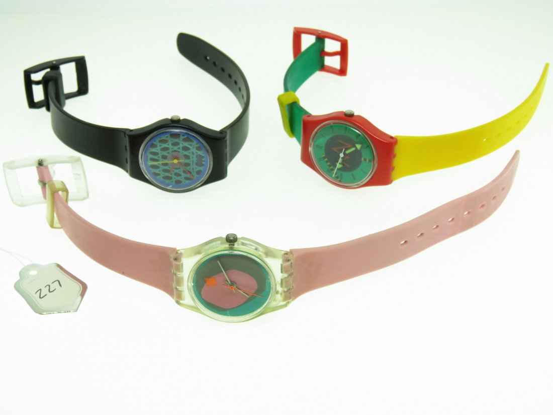 LOT OF 3 VINTAGE LADIES SWATCH BRAND WATCHES: LOT OF 3 VINTAGE LADIES SWATCH BRAND WATCHES. (GOOD ORIGINAL CONDITION, SEE PHOTOS; NOT TESTED)