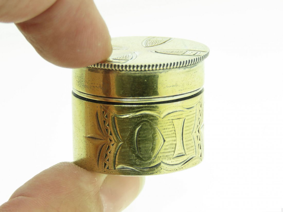 ANTIQUE GILT STERLING SILVER PILL BOX (1 of 5)