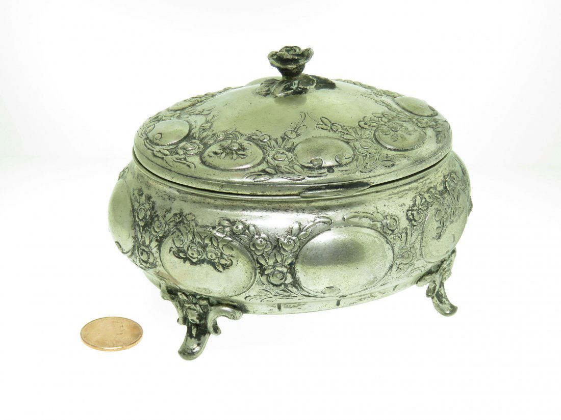 ANTIQUE CONTINENTAL STERLING SILVER DRESSER BOX (1 of 7)