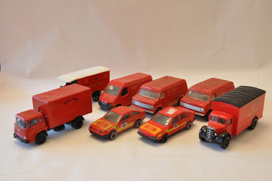 Group of Corgi Diecast Royal Mail / Post Office: Group of Corgi Diecast Royal Mail / Post Office Vehicles. Various issues. Could do with a clean but generally Very Good to Excellent. (8)
