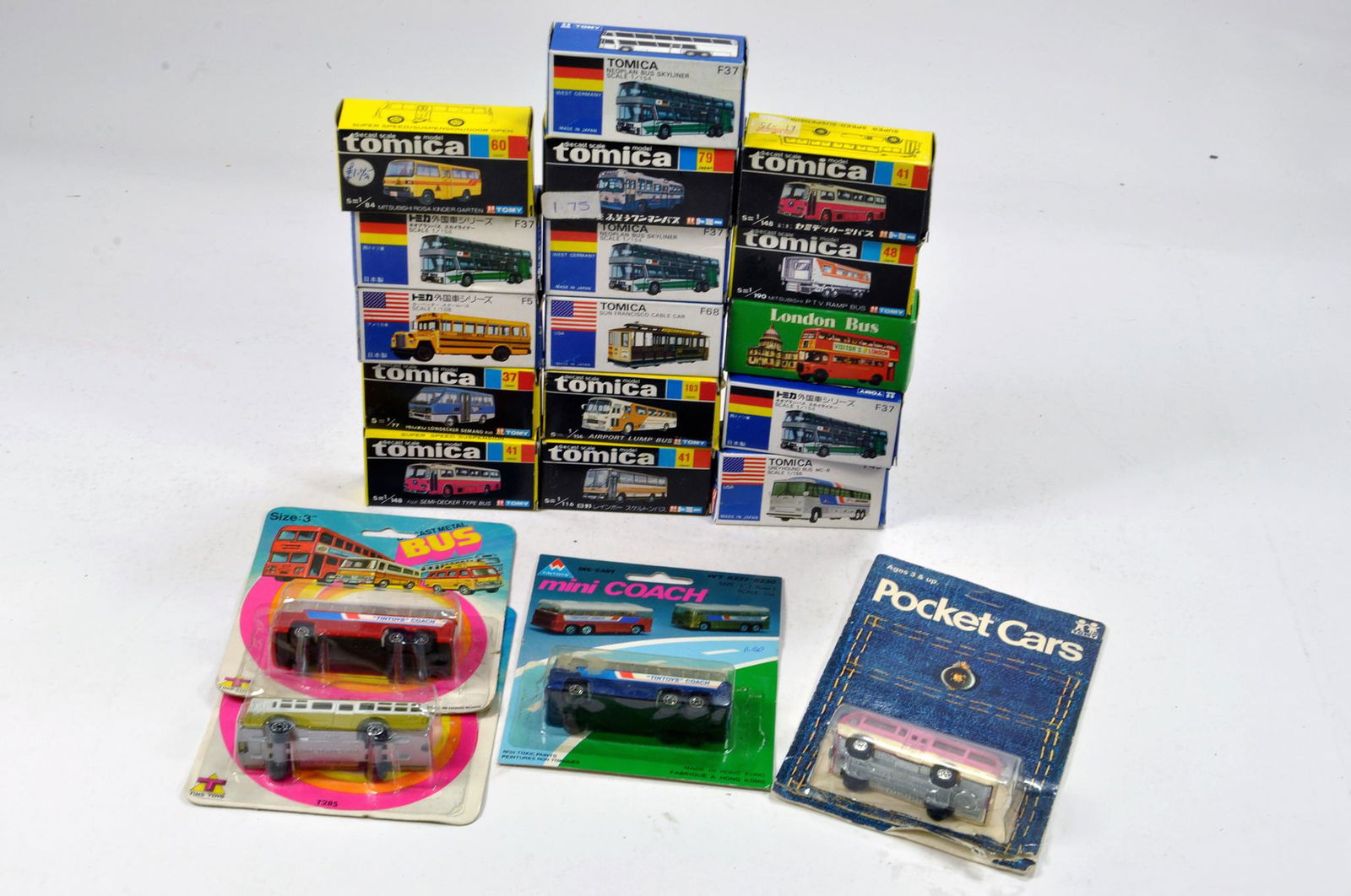 Various diecast buses comprising Tomica and Tomy (1 of 1)