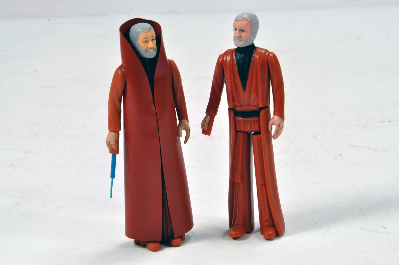 Kenner Early Issue Star Wars Figure issues comprising: Kenner Early Issue Star Wars Figure issues comprising Obi Wan Kenobi duo. Generally VG. (2)