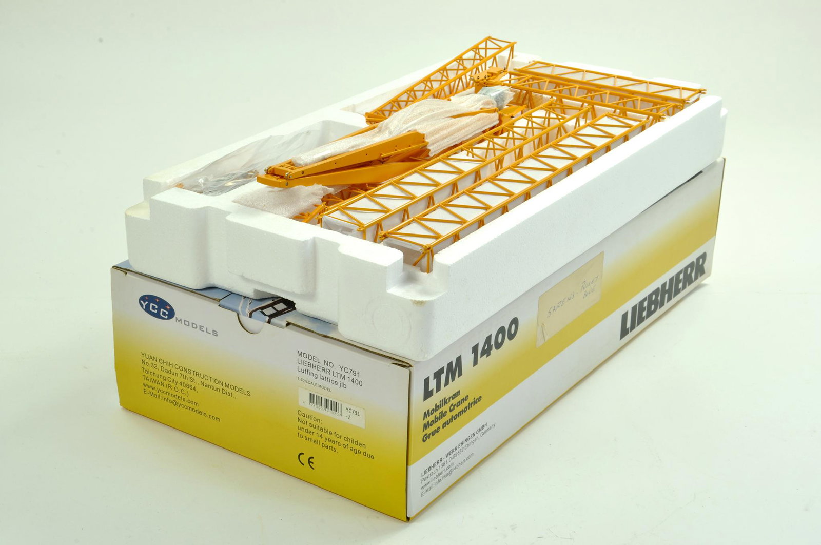 YCC Models 1/50 construction issue comprising Liebherr (1 of 1)