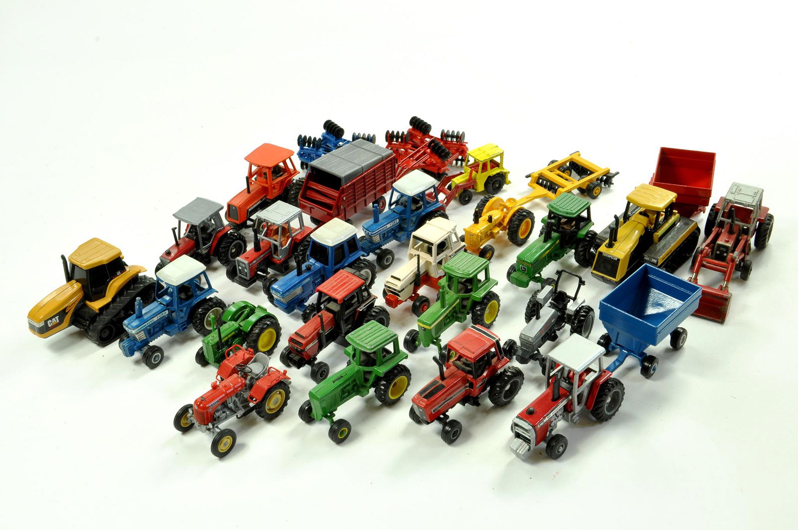 Mainly 1/64 Farm issue group comprising Ertl Tractor (1 of 1)