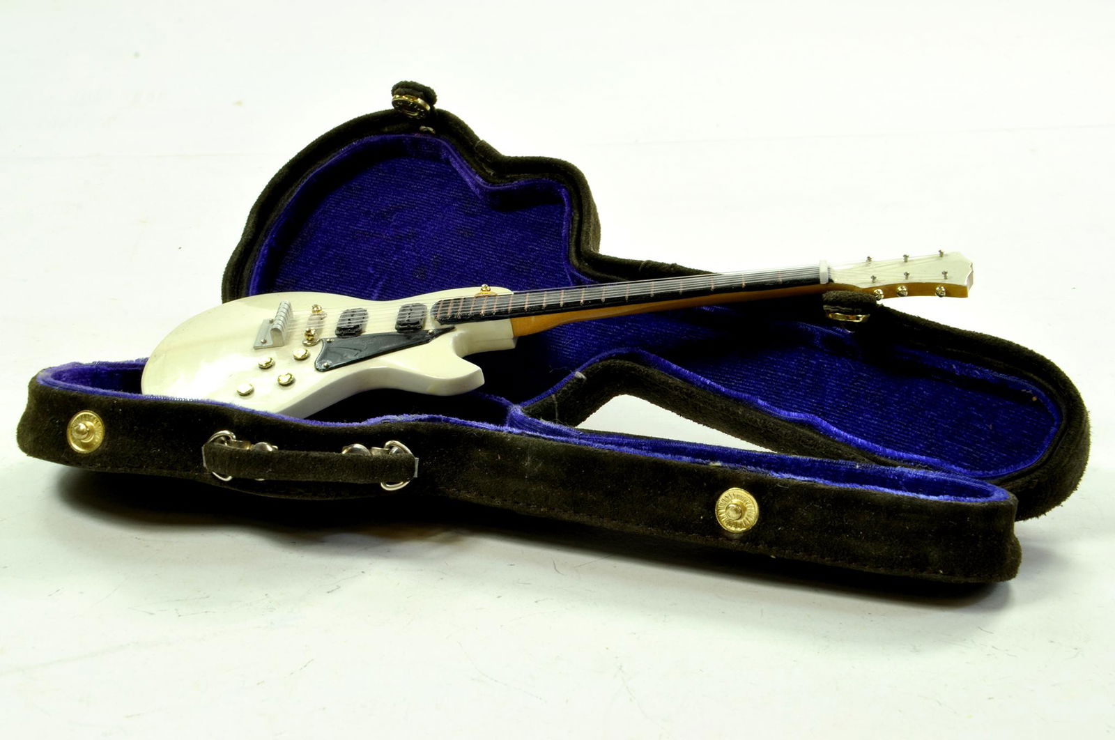 A miniature Guitar including Case. Generally very good (1 of 1)