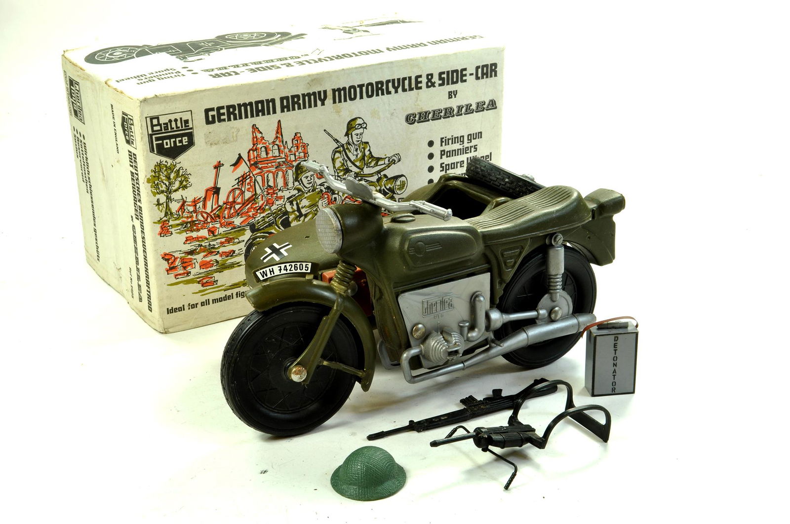 Cherilea Large Scale Plastic German Army Motorcycle and (1 of 1)