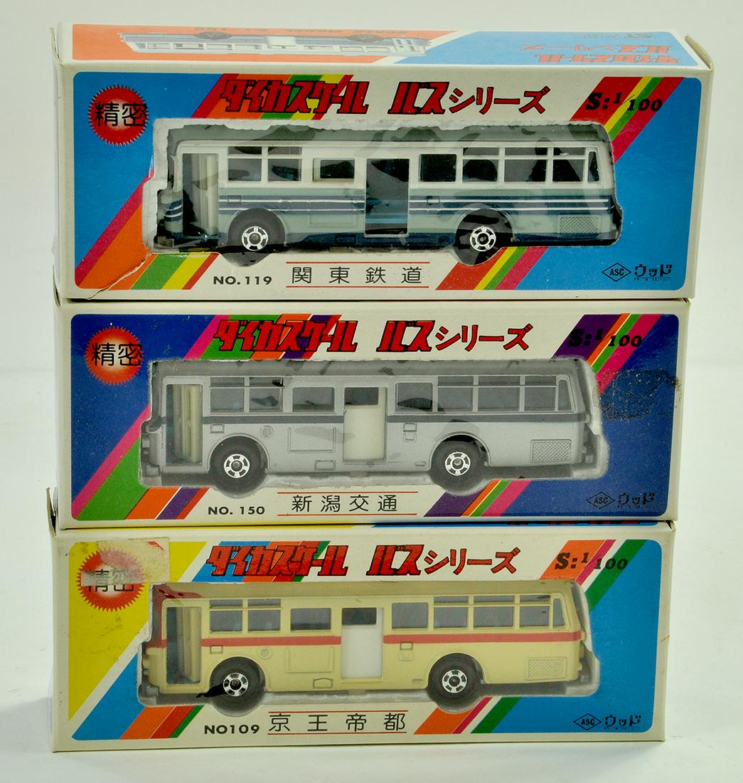 Tomica small scale 1/100 diecast bus trio. Excellent: Tomica small scale 1/100 diecast bus trio. Excellent with boxes. Note: We are always happy to provide additional images for any lot listed in addition to enhanced condition reports. Please email us or