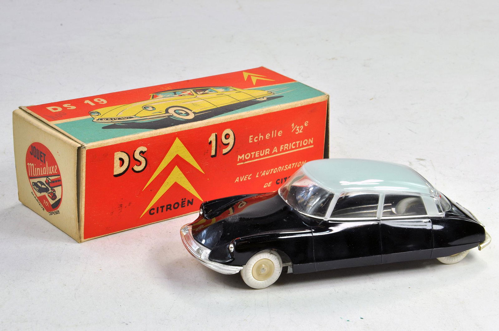 Minialuxe French plastic Citroen DS19. Fine example is (1 of 1)