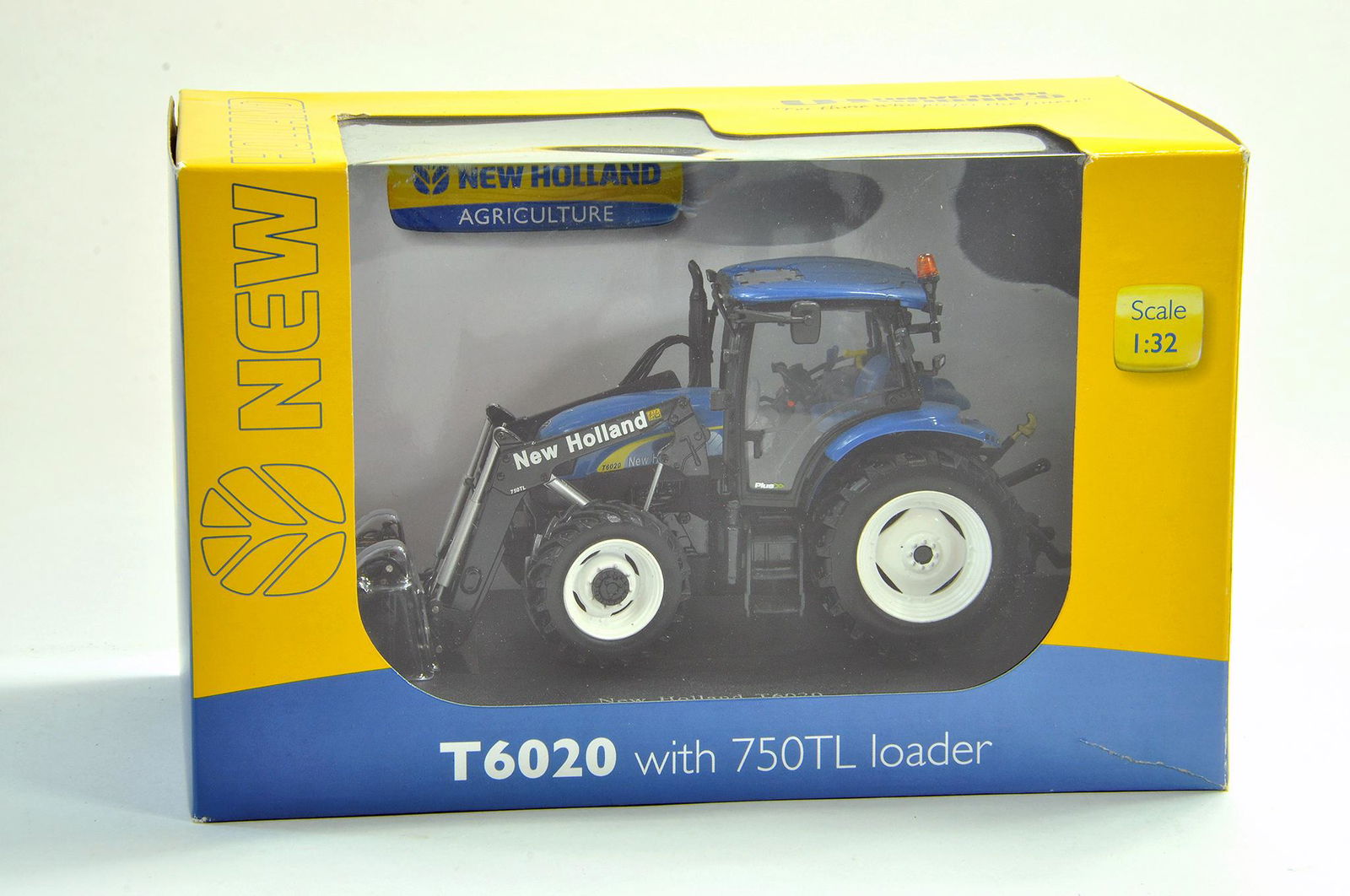 Britains Farm issue comprising 1/32 New Holland T6020: Britains Farm issue comprising 1/32 New Holland T6020 Tractor with Loader. Appears excellent and secured within box. Condition Reports: Please contact us for additional pictures and/or enhanced condit