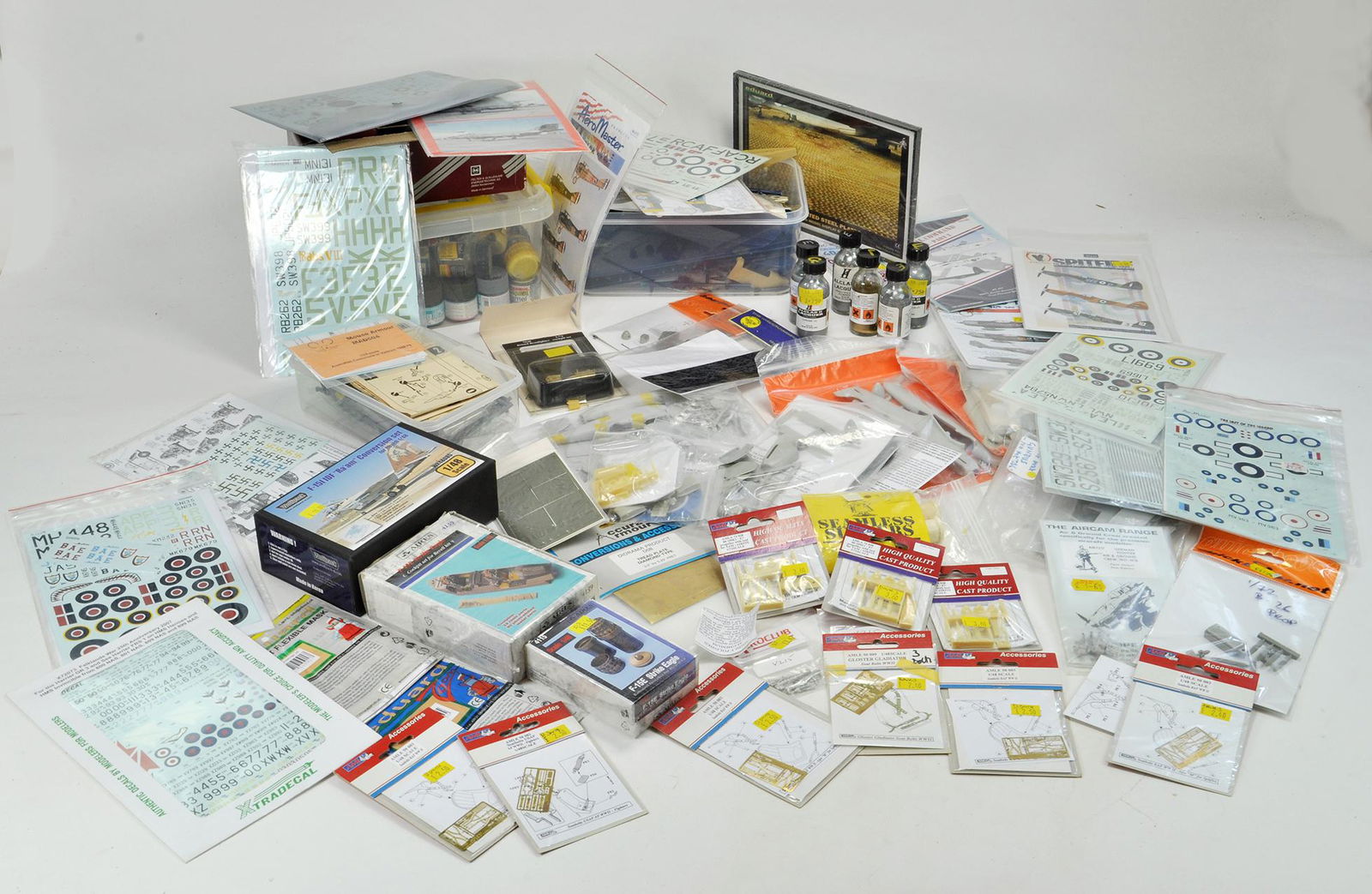 An impressive selection of model making / kit Aug 21, 2021 M&M