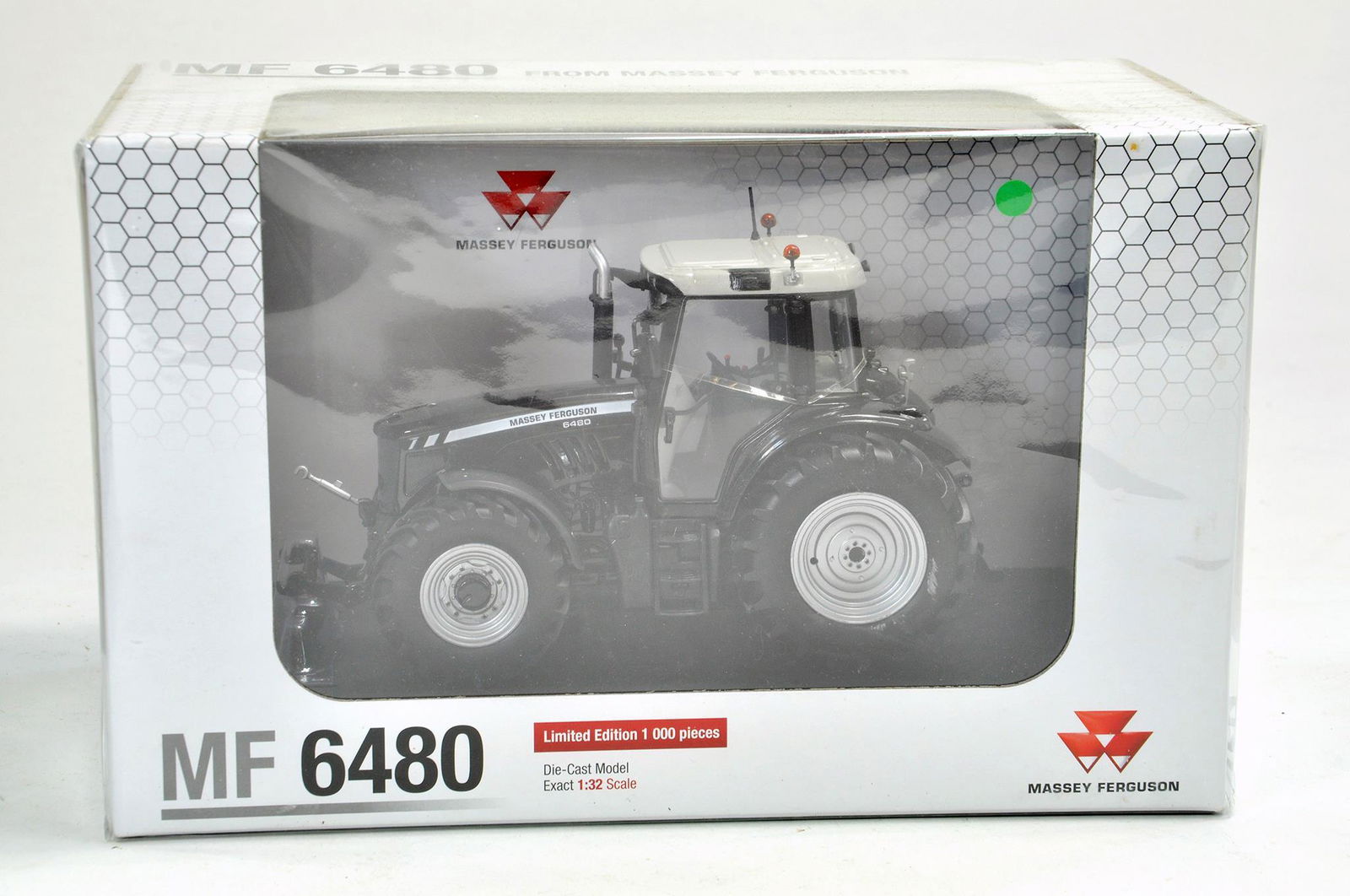 Universal Hobbies 1/32 Farm issue comprising Massey (1 of 1)
